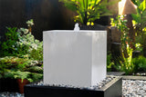 Gartenbrunnen aus Aluminium ( farbig ) "Le Cube" in Aluminiumbecken